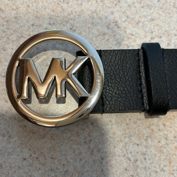 Michael Kors belt size medium - Picture 5 of 9